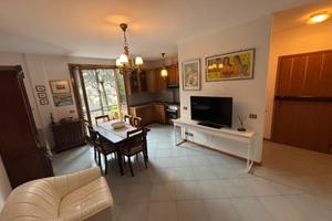 Appartamento di 130 m² con 4 locali a Massa