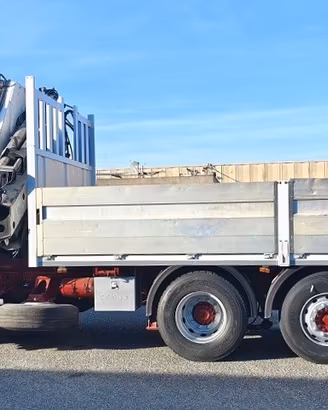 Iveco stralis con gru bonfiglioli p30500xl