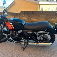 Moto Guzzi V7 II Special