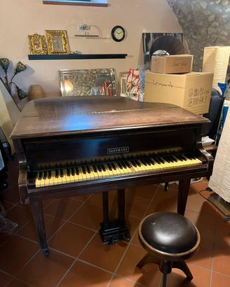 Piano mezza coda