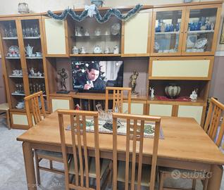 Parete attrezzata in legno 