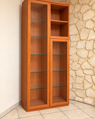 Vetrina legno ciliegio con ripiani