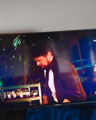 Tv Hisense 32 schermo danneggiato