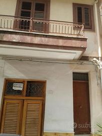 Casa indipendente a tre piani