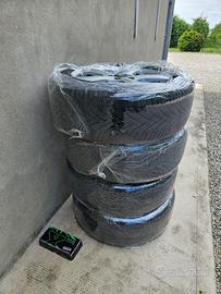 kit cerchi e gomme