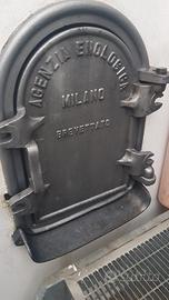 Sportello antico di cisterna