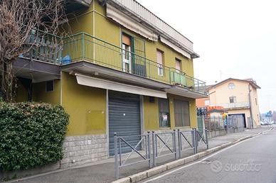NEGOZIO A CALUSCO D'ADDA