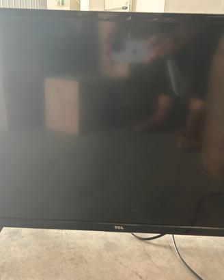 Monitor 28 pollici