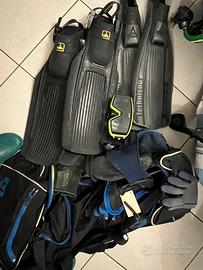 ATTREZZATURA  SUBACQUEA Mares ( pinne Technisub)