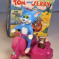 TOM & JERRY VESPA + Box