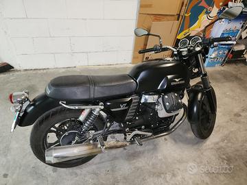 Motoguzzi V7 anno 2012