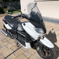 Yamaha x max 250