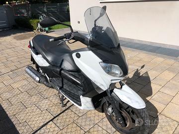 Yamaha x max 250