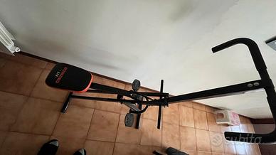 Attrezzo fitness addominali e gambe