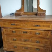 Mobile cassetti in legno con specchiera