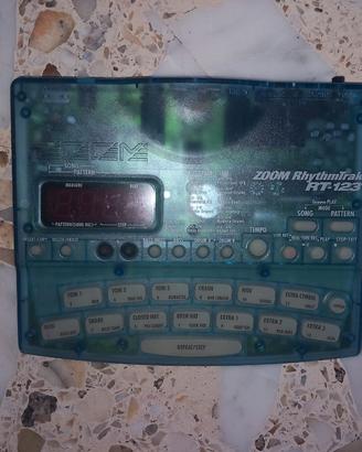 Zoom RhythmTrak RT-123 (Drum Machine & Bass)