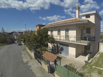 CAMERA con BAGNO BUFALOTTA/ PORTA DI ROMA IN VILLI
