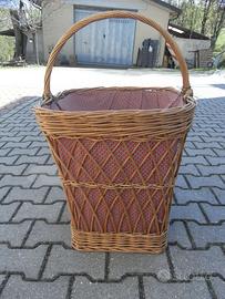 Portabiancheria in vimini