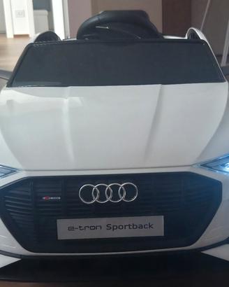Auto elettrica bambini AUDI