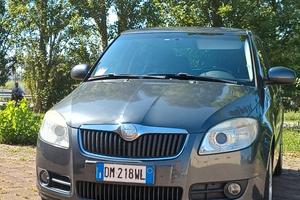 Şkoda fabia adatta per neopatentati. 