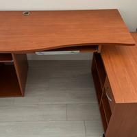 Scrivania in legno