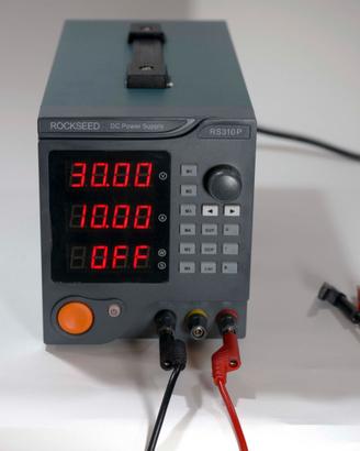 Alimentatore da banco ROCKSEED RS310P – 30 V, 10 A