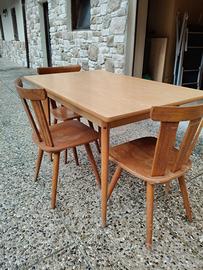 Tavolo + sedie