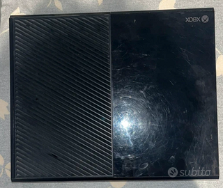 Xbox One  del 2014 Con Kinect e controller