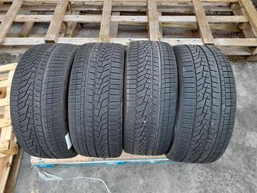 Gomme Hankook Winter Evo2 invernali 255.45.R19