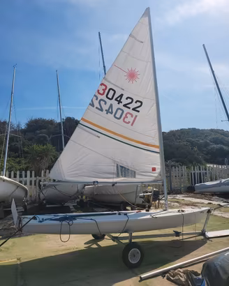 barca a vela Laser