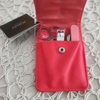 Set manicure Kiko colore rosso corallo.