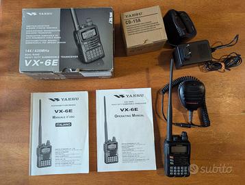 Yaesu VX-6e + accessorie