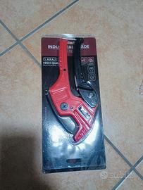 taglia tubi professionale per tubi in PVC 