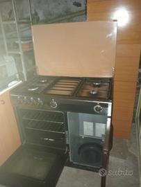 Cucina a gas 50€ con forno elettrico