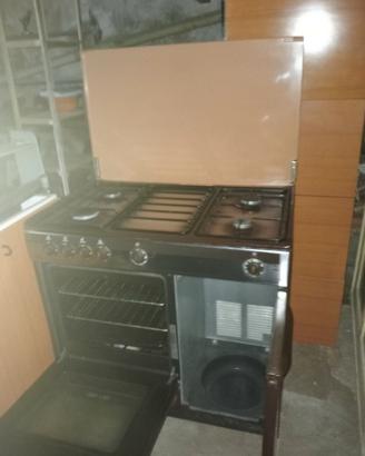Cucina a gas 50€ con forno elettrico