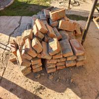 Mattoni pieni da ripulire