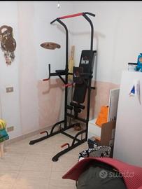 palestra attrezzata per esercizio