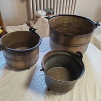 3 vecchi paioli in bronzo