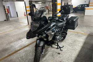 Bmw r 1250 gs triple black