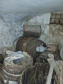 Botti in legno d'epoca + Lotto ferro vecchio e bic