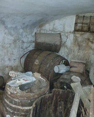 Botti in legno d'epoca + Lotto ferro vecchio e bic