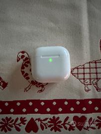 Airpods 4 destra  con case  cancel  del rumore