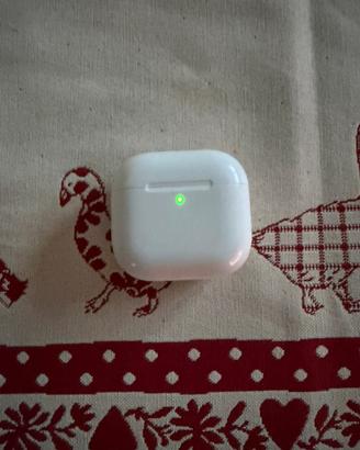 Airpods 4 destra  con case  cancel  del rumore