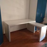 Scrivania Ikea con piano estraibile nuova 