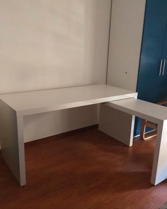 Scrivania Ikea con piano estraibile nuova 