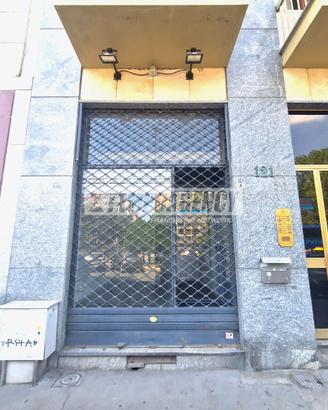 Negozio a Torino Largo Tirreno 2 locali