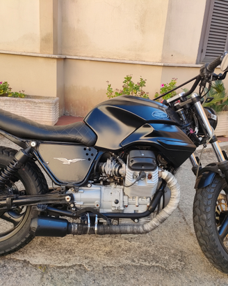 Moto Guzzi Breva 750 café racer