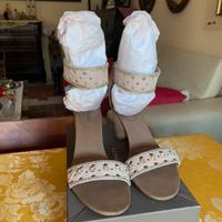 Sandali camoscio, color sabbia- apepazza