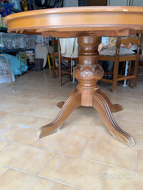 Tavolo in legno massello