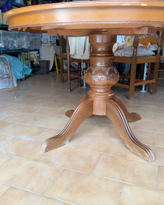 Tavolo in legno massello